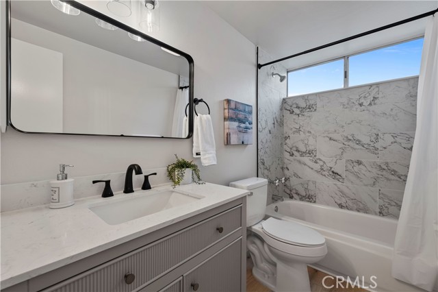 Detail Gallery Image 25 of 49 For 18838 Cabral, Canyon Country,  CA 91351 - 4 Beds | 3 Baths