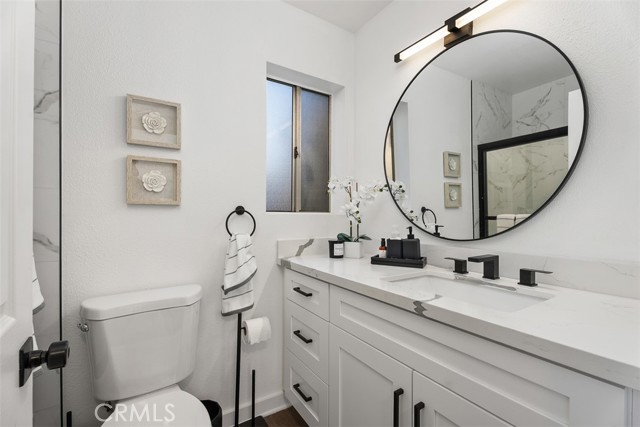 Detail Gallery Image 7 of 9 For 1410 Cabrillo Park Dr #E,  Santa Ana,  CA 92701 - 1 Beds | 1 Baths