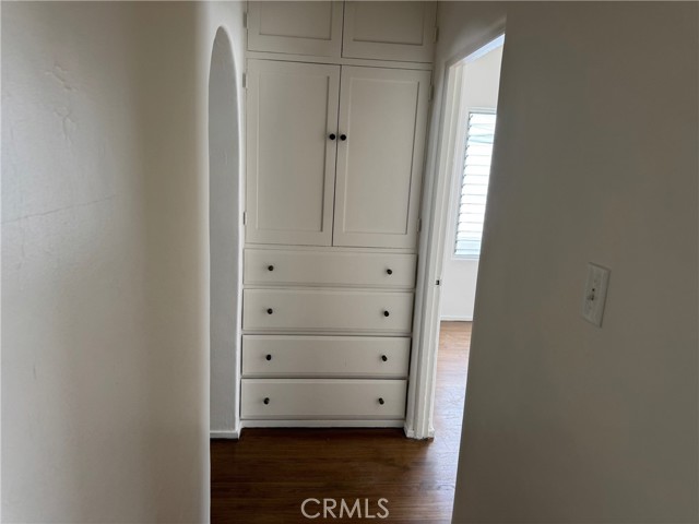 14 Park Avenue, Long Beach CA: https://media.crmls.org/medias/fa5eb999-7a46-42e8-804c-05b52c00a8bd.jpg