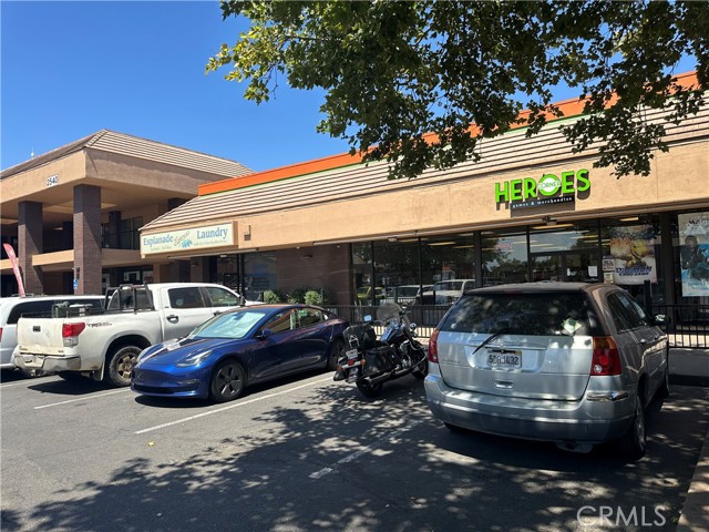 2540 Esplanade, Chico CA: https://media.crmls.org/medias/fa5f5b1c-295b-497c-b542-8451100adeea.jpg