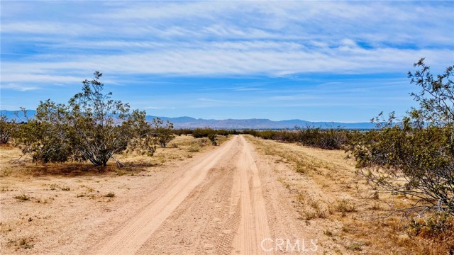 Detail Gallery Image 14 of 26 For 46330404 Earlimart St, Apple Valley,  CA 92307 - – Beds | – Baths