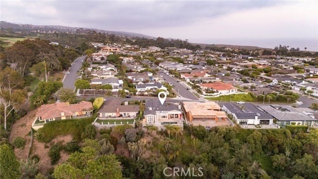 633 Rockford Road, Corona del Mar CA: https://media.crmls.org/medias/fa5ffe15-98ee-482c-bb3d-94bfa0efcee4.jpg