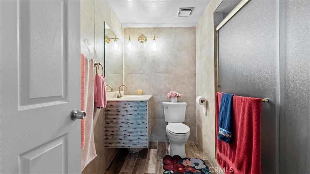 https://media.crmls.org/medias/fa6022a8-b431-4d76-b65d-971ae8e0ad2e.jpg?preset=X-Large