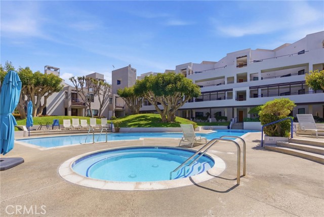 Community pool & spa Community pool & spa