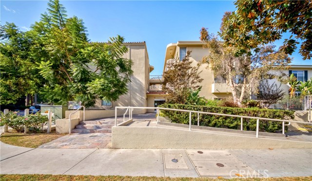 861 S Windsor Blvd #205, Los Angeles, CA 90005