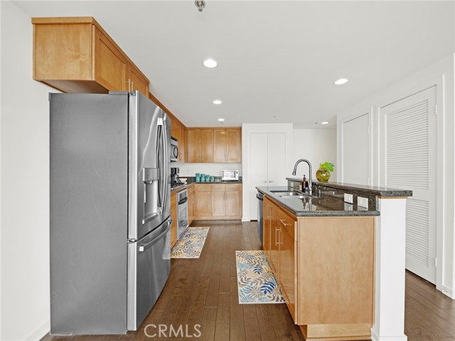 Detail Gallery Image 11 of 52 For 411 W Seaside Way #405,  Long Beach,  CA 90802 - 2 Beds | 2 Baths