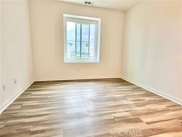Detail Gallery Image 15 of 28 For 403 Aura Dr, Costa Mesa,  CA 92626 - 4 Beds | 3 Baths