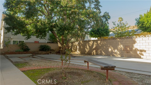 919 E La Palma Drive, Inglewood CA: https://media.crmls.org/medias/fa6290eb-a765-4023-9282-4a84da2c3cb2.jpg