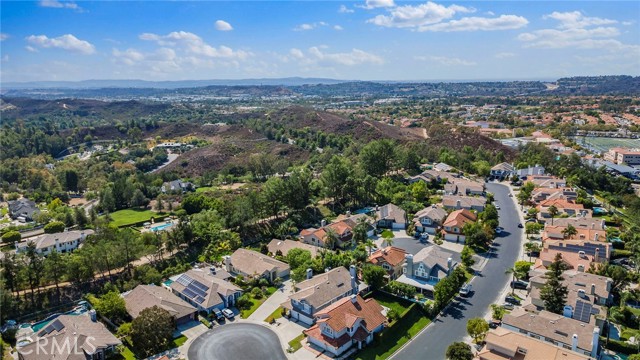 3 Snowdon, Rancho Santa Margarita CA: https://media.crmls.org/medias/fa63fe63-83b9-418c-82a8-53b1b8e5bd9f.jpg