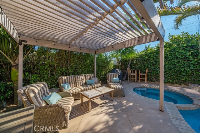 Detail Gallery Image 4 of 42 For 20531 Paisley Ln, Huntington Beach,  CA 92646 - 4 Beds | 3 Baths