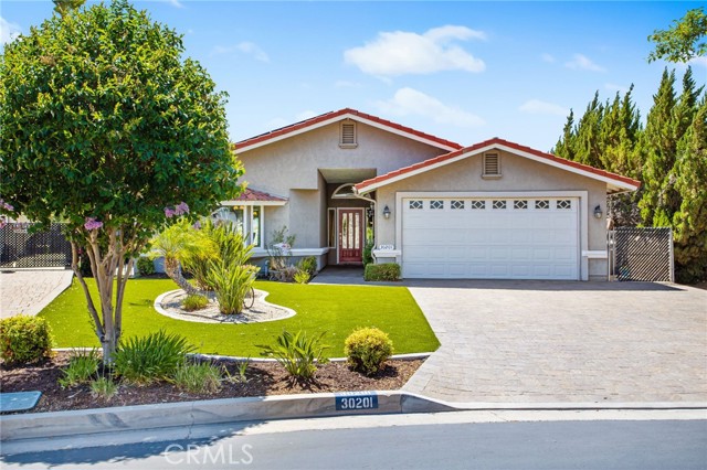 30201 Spray Drive, Canyon Lake CA: https://media.crmls.org/medias/fa64c011-0aea-47b7-a74c-0a510ac7dbbd.jpg