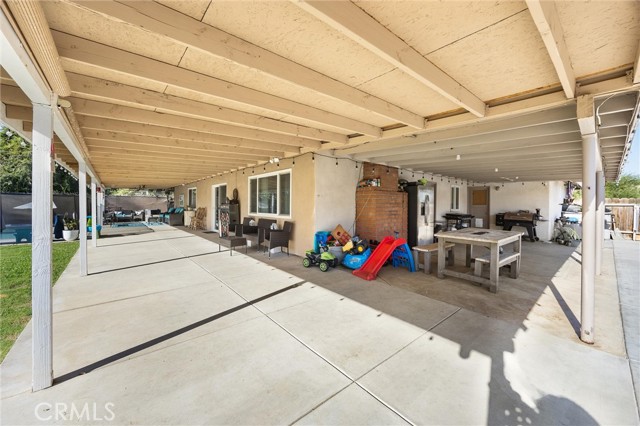 2105 Jason St, Bakersfield CA: https://media.crmls.org/medias/fa655f59-4c58-4712-9834-3e05ec25874d.jpg