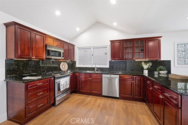 Detail Gallery Image 13 of 52 For 4013 via Manzana, San Clemente,  CA 92673 - 5 Beds | 3/1 Baths