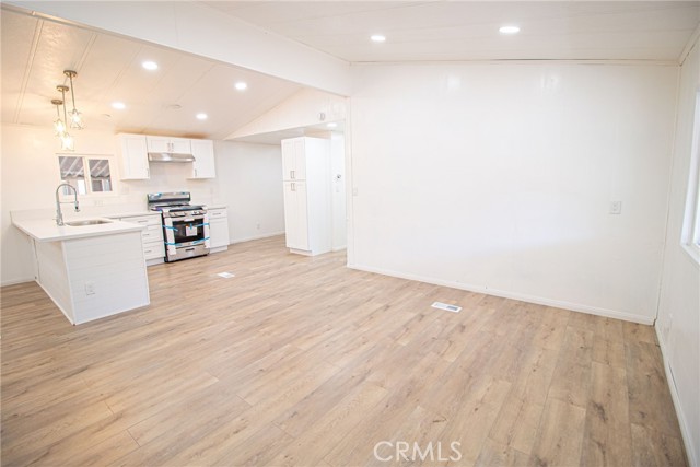 Detail Gallery Image 7 of 26 For 3524 E Avenue R #202,  Palmdale,  CA 93550 - 3 Beds | 2 Baths
