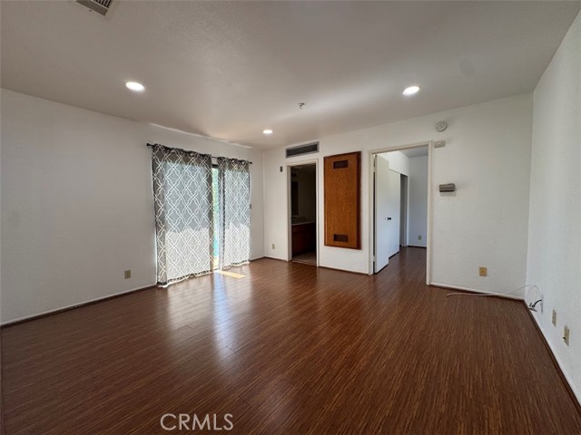 Detail Gallery Image 2 of 11 For 77 N Holliston Ave, Pasadena,  CA 91106 - 1 Beds | 1 Baths