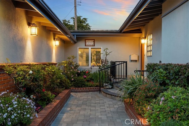 4713 Paseo De Las Tortugas, Torrance CA: https://media.crmls.org/medias/fa65cca8-9229-4300-862f-1c8102f18801.jpg