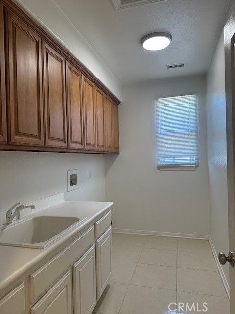 Detail Gallery Image 14 of 22 For 12336 Osprey, Victorville,  CA 92392 - 5 Beds | 3/1 Baths