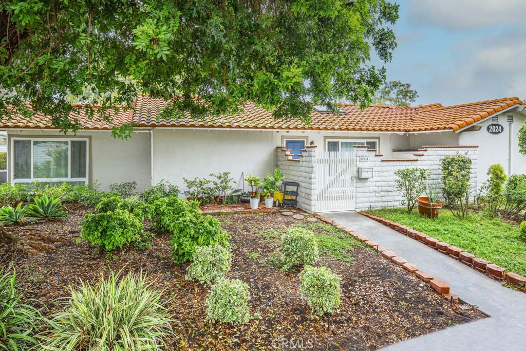 2024 Via Mariposa W. #B