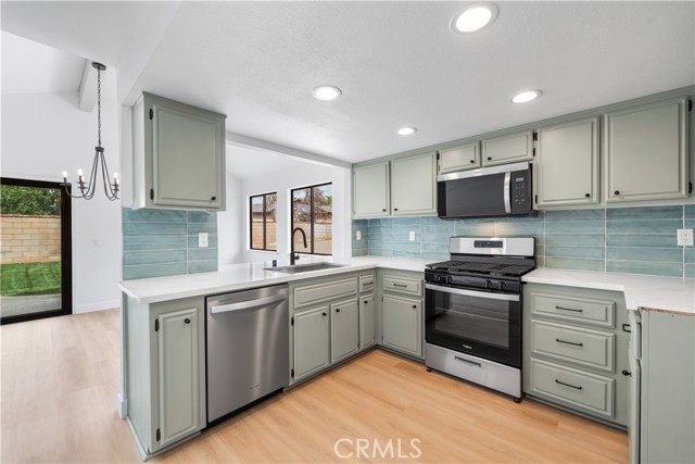 42346 W 47th W Street, Lancaster CA: https://media.crmls.org/medias/fa6738bb-f02a-4ed0-9d15-7ce650d677d9.jpg