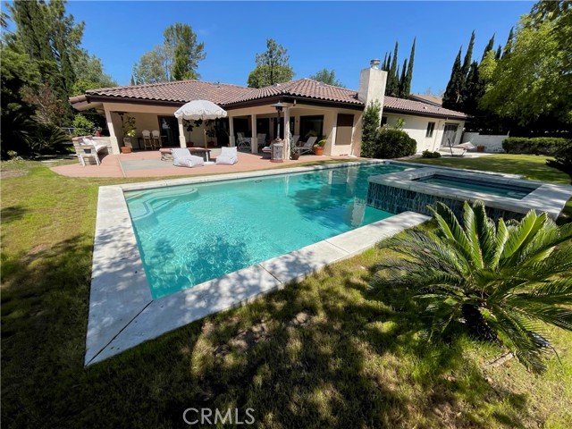 Detail Gallery Image 3 of 27 For 16772 Knollwood Dr, Granada Hills,  CA 91344 - 4 Beds | 4/1 Baths