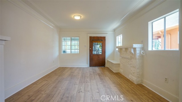856 W 47th Street, Los Angeles CA: https://media.crmls.org/medias/fa6860ac-377e-4a29-8b44-23ef79c10004.jpg