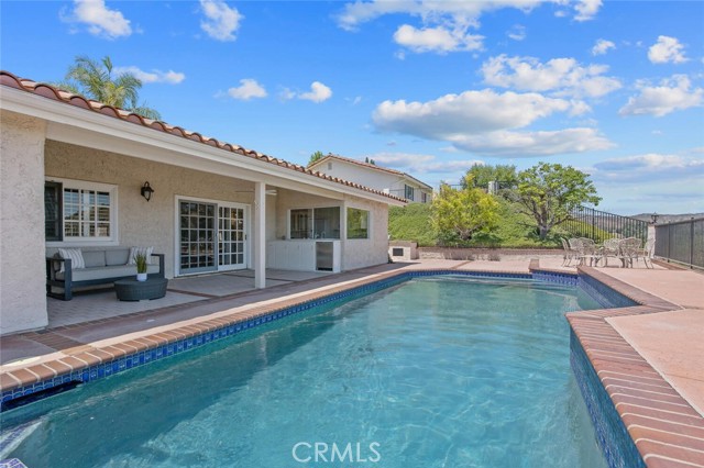 2039 Channelford Road, Westlake Village CA: https://media.crmls.org/medias/fa695ec6-e830-4114-aeba-ef5b774de200.jpg