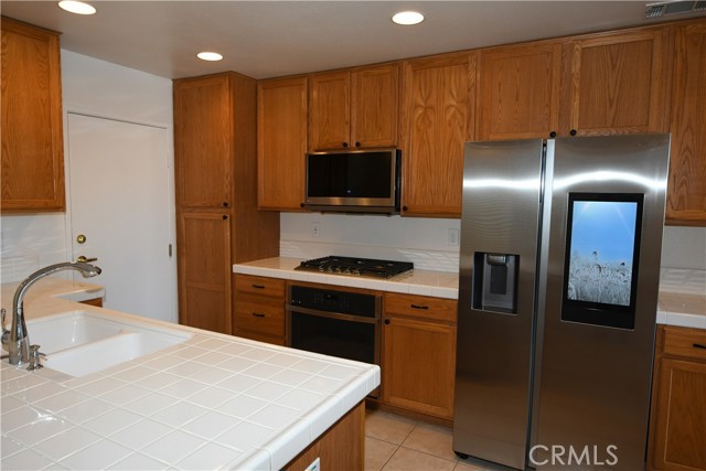 Detail Gallery Image 7 of 28 For 657 Cardinal Ridge Ln #B,  Simi Valley,  CA 93065 - 3 Beds | 2/1 Baths