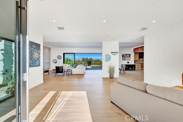 Detail Gallery Image 6 of 72 For 15641 High Knoll Rd, Encino,  CA 91436 - 5 Beds | 4/1 Baths