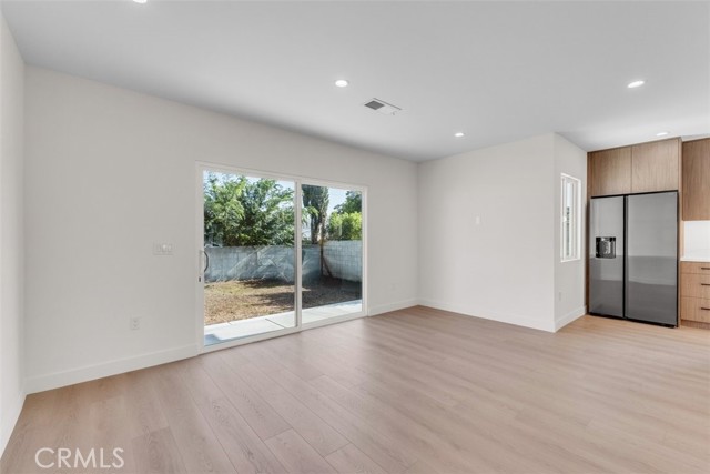 11240 Lull Street, Sun Valley CA: https://media.crmls.org/medias/fa6bf5b3-9ed1-4963-b9ba-cddc9d01b2bd.jpg