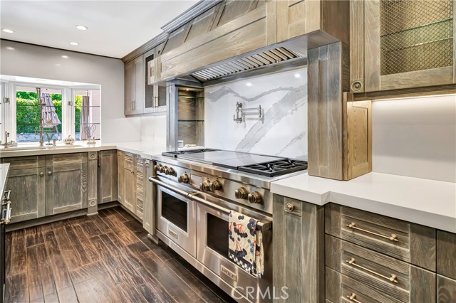 Detail Gallery Image 18 of 55 For 5441 Calvin Ave, Tarzana,  CA 91356 - 5 Beds | 5/1 Baths