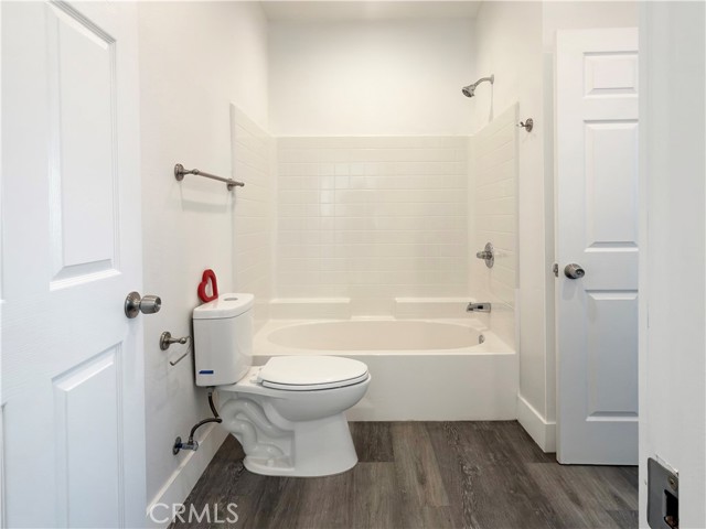 Detail Gallery Image 10 of 26 For 1489 Atlantic Ave, Long Beach,  CA 90813 - 5 Beds | 3/1 Baths