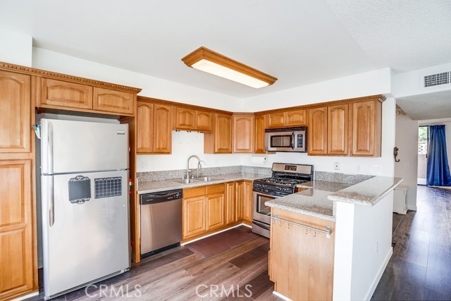 22038 Vanowen Street, Woodland Hills CA: https://media.crmls.org/medias/fa6d28e0-83e5-4a80-b536-c6e30e73f046.jpg