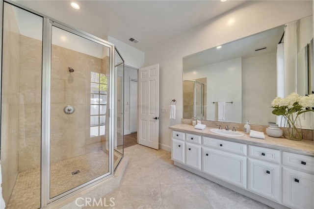 5451 Newcastle Lane, Calabasas CA: https://media.crmls.org/medias/fa6d49df-725f-4997-8926-d3451c92522b.jpg