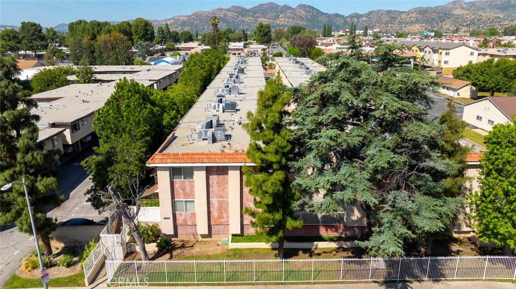 https://media.crmls.org/medias/fa6d9310-82e0-43b8-ad12-e01146bd8e9c.jpg?preset=X-Large