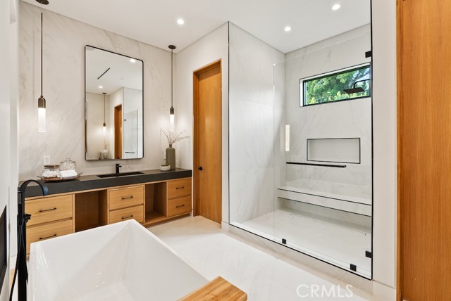 5727 Cahill Avenue, Tarzana CA: https://media.crmls.org/medias/fa6daf43-533e-4d1e-801d-77a6f97e13a1.jpg