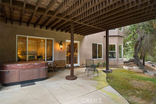 40860 Calle Bandido, Murrieta CA: https://media.crmls.org/medias/fa6df6d7-aa85-4620-be2a-5d20e9599135.jpg
