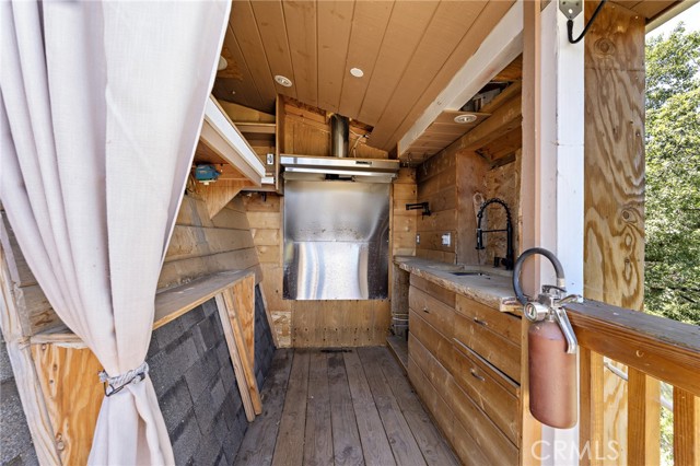 Outdoor kitchen
