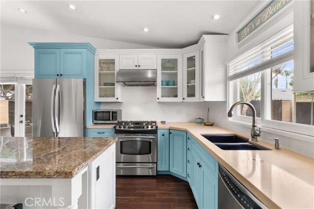 Detail Gallery Image 12 of 38 For 20851 Lancelot Ln, Huntington Beach,  CA 92646 - 4 Beds | 2 Baths