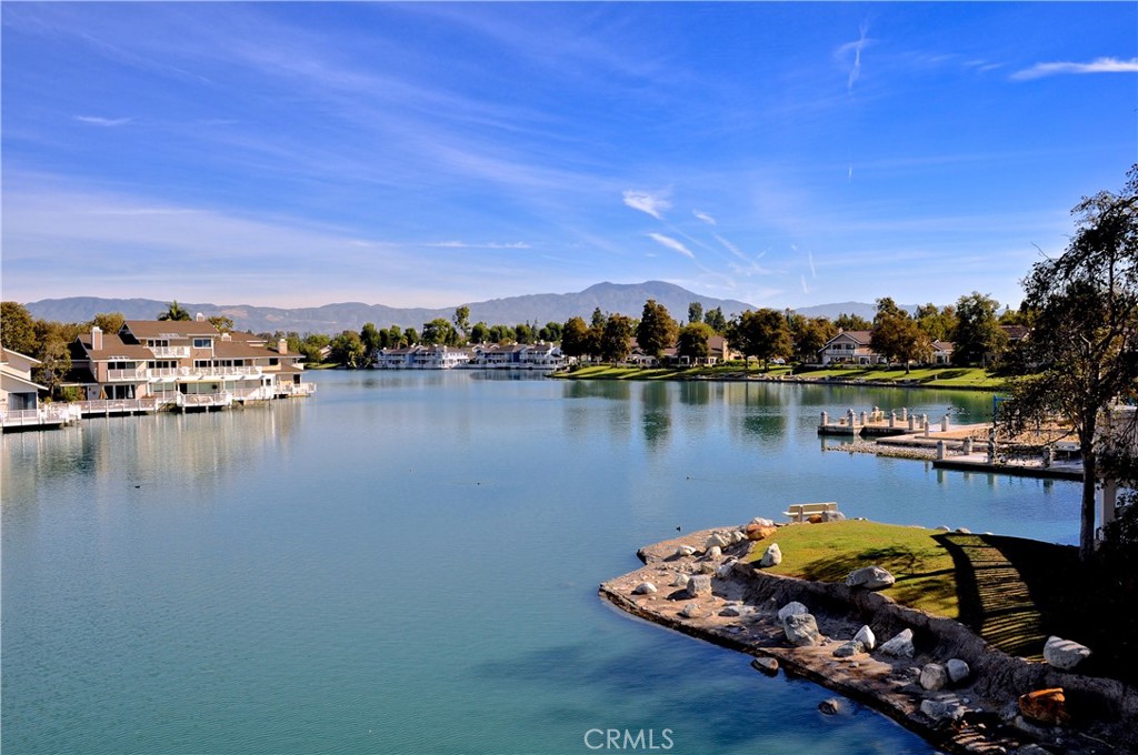 https://media.crmls.org/medias/fa6f5145-a53c-457a-bdb8-f5d006c8c035.jpg?preset=X-Large