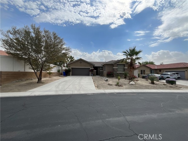 Detail Gallery Image 2 of 34 For 11556 Mountain Hawk Ln, Desert Hot Springs,  CA 92240 - 4 Beds | 3 Baths