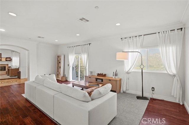 Detail Gallery Image 11 of 41 For 9369 Hillrose, Sunland,  CA 91040 - 4 Beds | 4 Baths