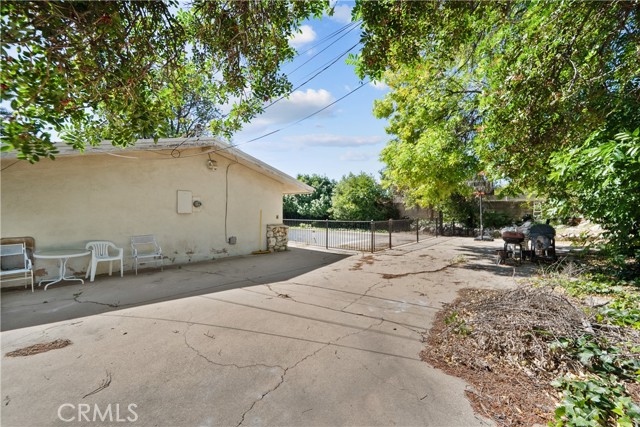 Detail Gallery Image 3 of 7 For 17243 Halsey, Granada Hills,  CA 91344 - 4 Beds | 3/1 Baths