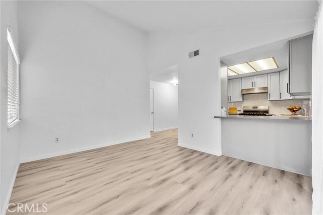 Detail Gallery Image 13 of 29 For 13388 Wisteria Pl, Chino,  CA 91710 - 4 Beds | 2 Baths