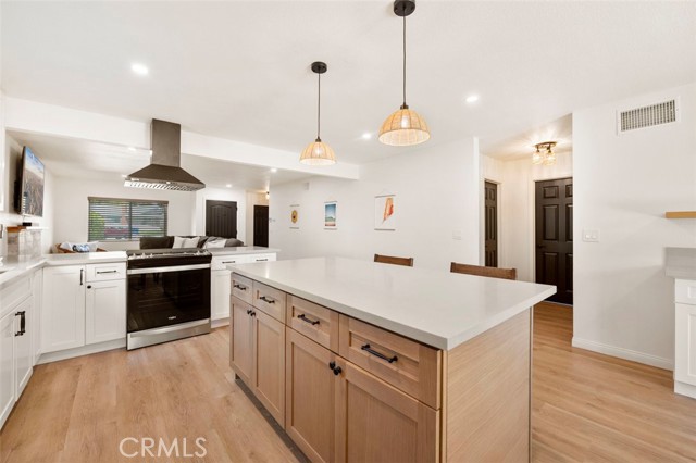 Detail Gallery Image 11 of 31 For 332 Cadillac Cir, Oceanside,  CA 92054 - 3 Beds | 2 Baths