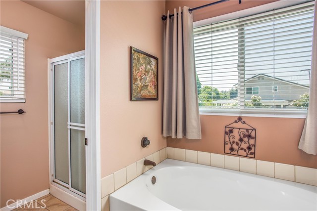 100 Waters Court, Redlands CA: https://media.crmls.org/medias/fa7151a2-e7e8-419b-8d2d-785d7ef9ef4d.jpg