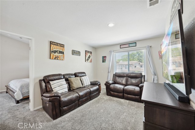 293 Belize Way, Oceanside CA: https://media.crmls.org/medias/fa7265a4-1f6c-4a9d-a26c-428b34d3b3f2.jpg