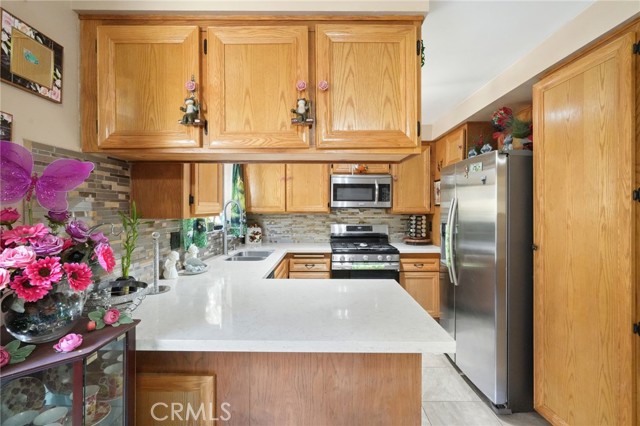 Detail Gallery Image 14 of 38 For 13540 Hubbard St #21,  Sylmar,  CA 91342 - 2 Beds | 1/1 Baths