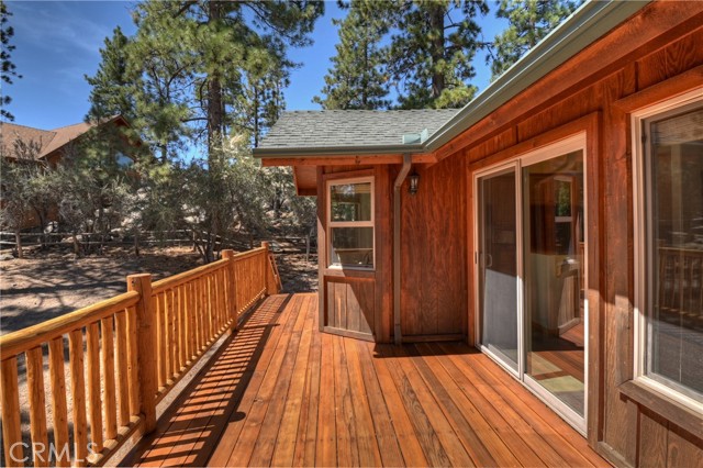 379 Fawntrail Place, Big Bear Lake CA: https://media.crmls.org/medias/fa72a577-afc3-47e8-874e-84e20d6872d8.jpg