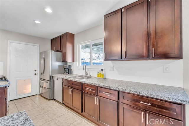 Detail Gallery Image 16 of 31 For 1451 Laramie Ave, Redlands,  CA 92374 - 4 Beds | 2 Baths