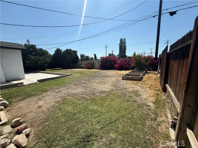 Detail Gallery Image 13 of 14 For 615 Cherokee Dr, Bakersfield,  CA 93309 - 3 Beds | 1 Baths